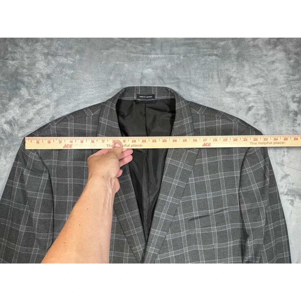 Sean John Mens Gray Plaid Two Button Blazer Sport Coat Jacket 52 Chest